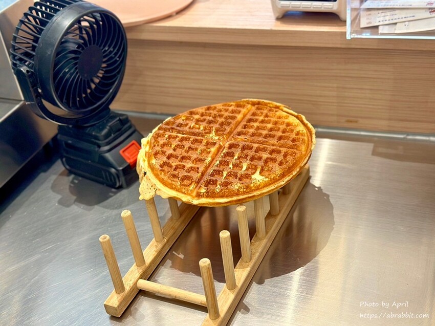 台中后里寵物友善餐廳推薦！春坂早午餐店貓陪吃幸福滿分。