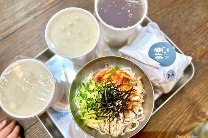 台中后里寵物友善餐廳推薦！春坂早午餐店貓陪吃幸福滿分。