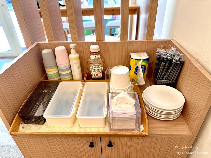 台中后里寵物友善餐廳推薦！春坂早午餐店貓陪吃幸福滿分。