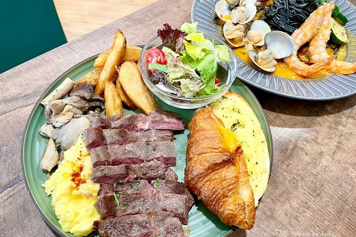 台中后里寵物友善餐廳推薦！春坂早午餐店貓陪吃幸福滿分。