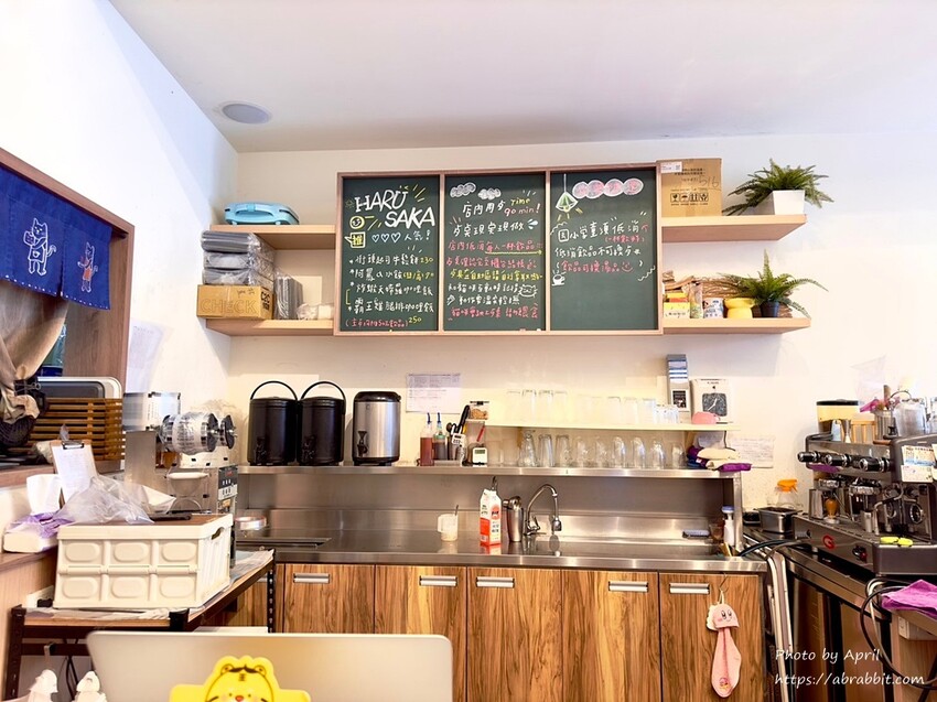 台中后里寵物友善餐廳推薦！春坂早午餐店貓陪吃幸福滿分。