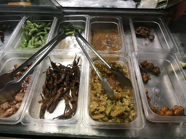 (板橋)新北耶誕歡樂城必吃!銅板價板橋滷味 濃稠芋頭粥、Q彈涼麵 通通只要銅板價就吃得到-島瓜