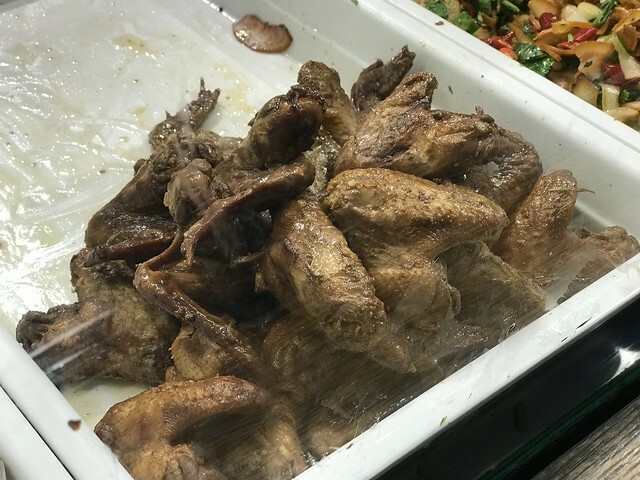 (板橋)新北耶誕歡樂城必吃!銅板價板橋滷味 濃稠芋頭粥、Q彈涼麵 通通只要銅板價就吃得到-島瓜