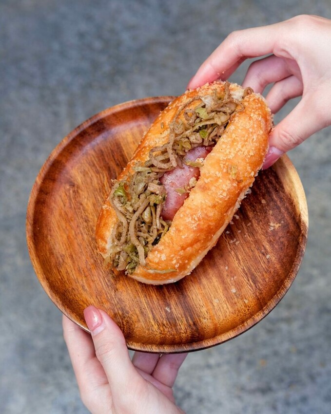 【台中美食】茶奶奶手作點心｜烏日・超人氣純手工銅板小吃，美味滿分的爆餡炸彈甜甜圈 ! - 肉依小姐吃什麼