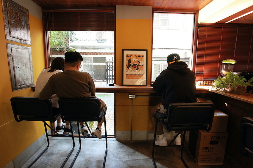 台南市中西區吃。台南美食|中西區。「StableNice BLDG.」隱身在巷弄裡超過半世紀老洋房改建超質感咖啡廳,本事空間製作