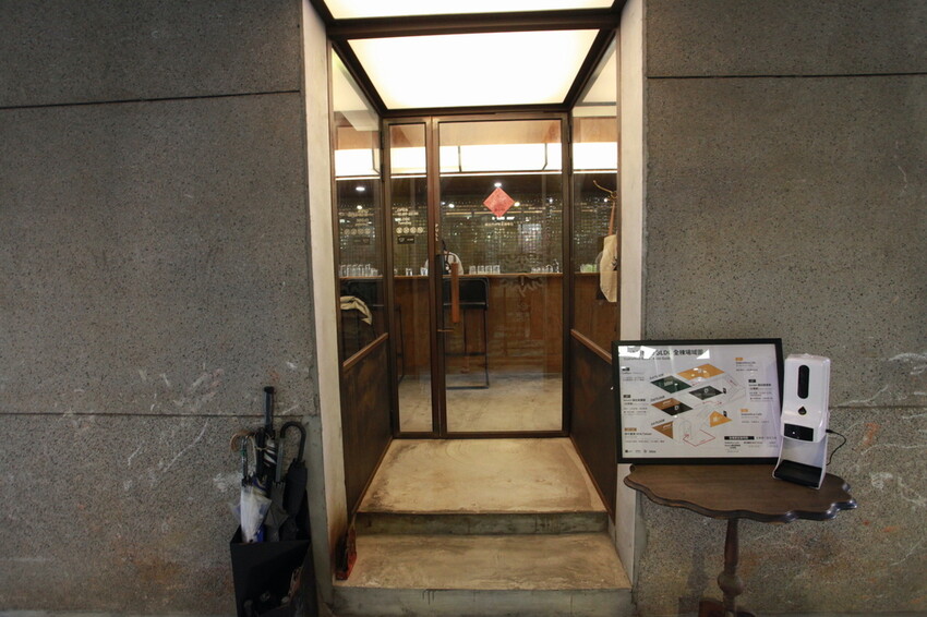 台南市中西區吃。台南美食|中西區。「StableNice BLDG.」隱身在巷弄裡超過半世紀老洋房改建超質感咖啡廳,本事空間製作