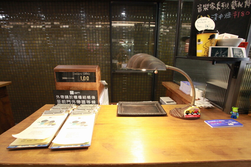 台南市中西區吃。台南美食|中西區。「StableNice BLDG.」隱身在巷弄裡超過半世紀老洋房改建超質感咖啡廳,本事空間製作