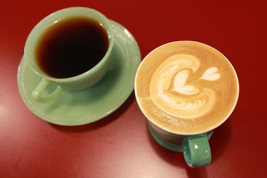 台南市中西區吃。台南美食|中西區。「StableNice BLDG.」隱身在巷弄裡超過半世紀老洋房改建超質感咖啡廳,本事空間製作