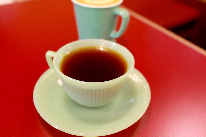 台南市中西區吃。台南美食|中西區。「StableNice BLDG.」隱身在巷弄裡超過半世紀老洋房改建超質感咖啡廳,本事空間製作