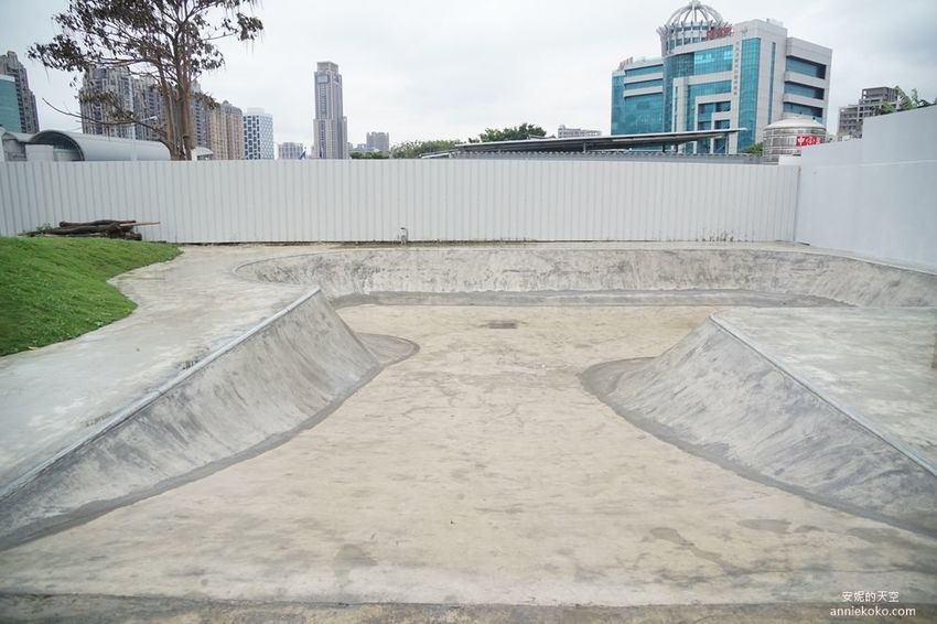 [新莊 純白系鐵皮屋 Poolpool美墨餐廳] 時尚異國情調X早午餐咖啡 超殺記憶體的夢幻場景! 附設酷炫溜滑板場 鄰近新北產業園區 - 安妮的天空