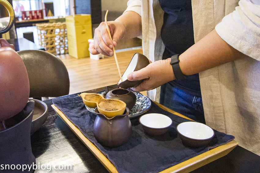 萬華茶館|柳隅茶舍~台灣茶、普洱茶專賣,老闆精通五國語言,外國旅客都指定要來這裡喝茶
