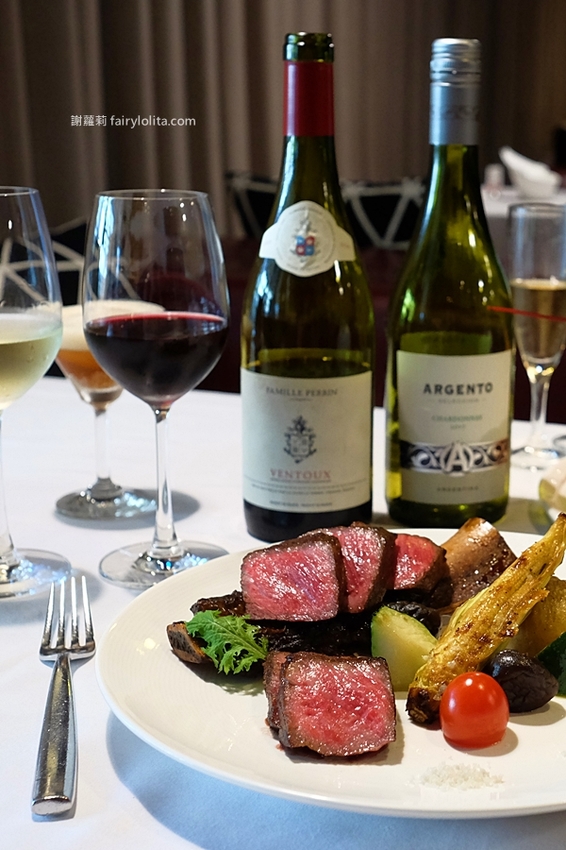 王品牛排（同德店）。大啖「炙燒帶骨牛小排」、「活龍蝦海鮮盤」，2020年全新菜色搶光看！ @蹦啾♥謝蘿莉 La vie heureuse