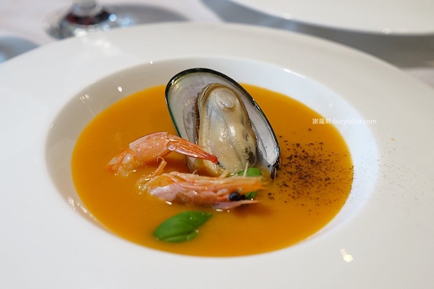 王品牛排（同德店）。大啖「炙燒帶骨牛小排」、「活龍蝦海鮮盤」，2020年全新菜色搶光看！ @蹦啾♥謝蘿莉 La vie heureuse