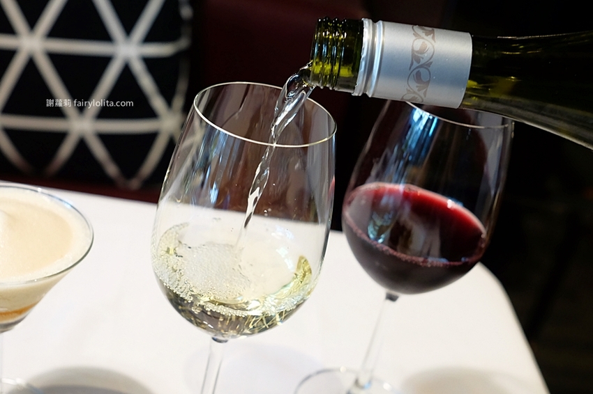 王品牛排（同德店）。大啖「炙燒帶骨牛小排」、「活龍蝦海鮮盤」，2020年全新菜色搶光看！ @蹦啾♥謝蘿莉 La vie heureuse