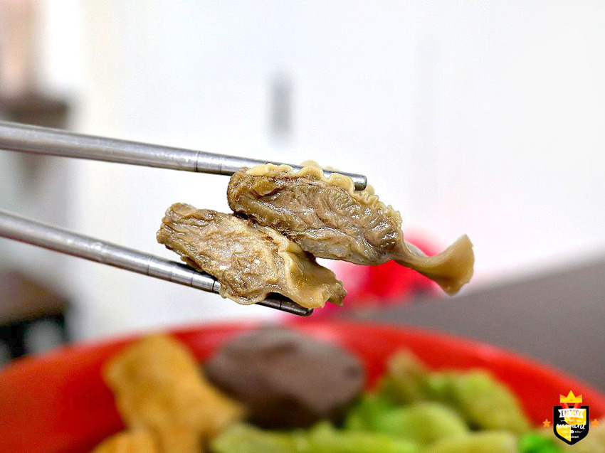 台南麻辣燙／獨家麻辣湯底x關東煮／麻辣鴨血豆腐每日限量／一開店就有客人上門／客製化辣度貼心服務／在地人晚餐宵夜最佳選擇／食材種類選擇多