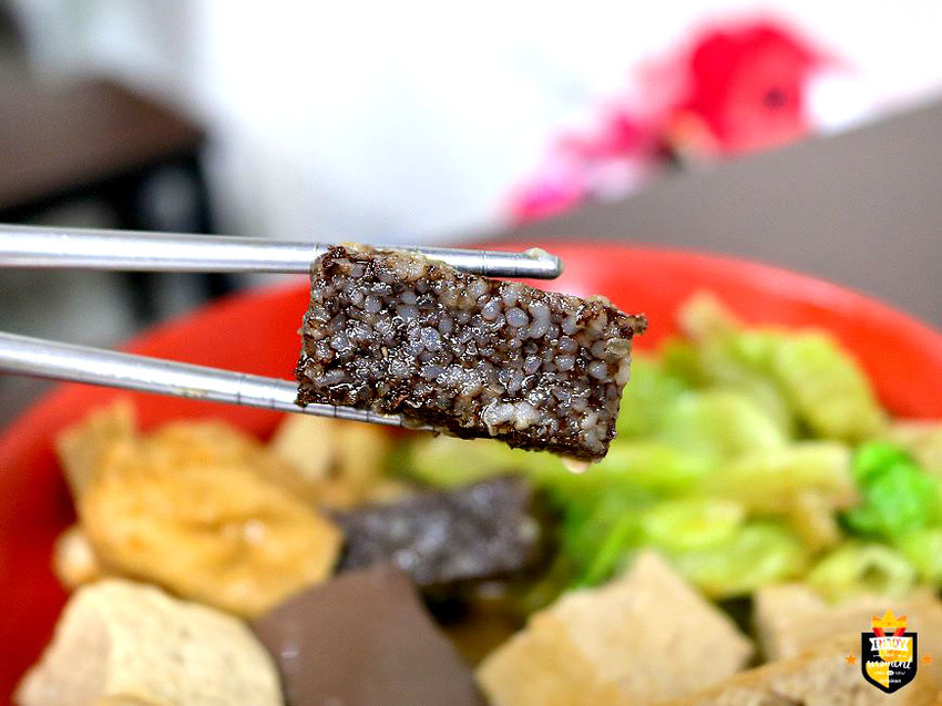 台南麻辣燙／獨家麻辣湯底x關東煮／麻辣鴨血豆腐每日限量／一開店就有客人上門／客製化辣度貼心服務／在地人晚餐宵夜最佳選擇／食材種類選擇多