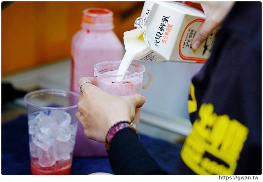 出櫃菜單 草莓芝士厚奶蓋