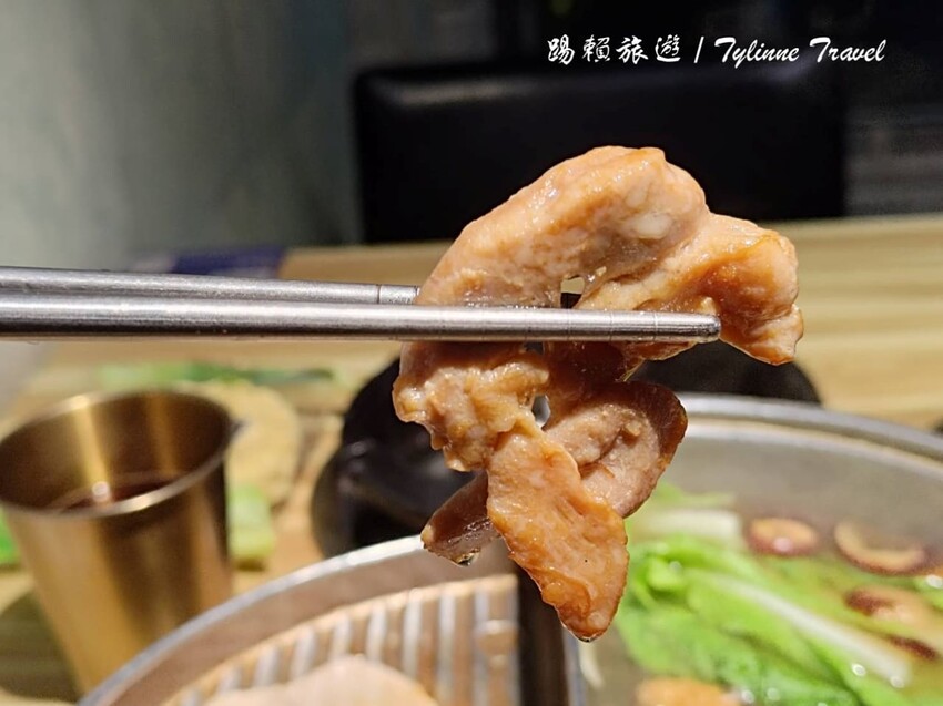 新北市永和區【新北美食】饗食鍋，一人獨享火烤兩吃鍋 | 在地超人氣必吃小火鍋，鴛鴦鍋雙湯頭超享受 | 永和平價火鍋推薦