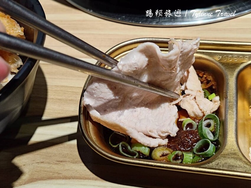 新北市永和區【新北美食】饗食鍋，一人獨享火烤兩吃鍋 | 在地超人氣必吃小火鍋，鴛鴦鍋雙湯頭超享受 | 永和平價火鍋推薦