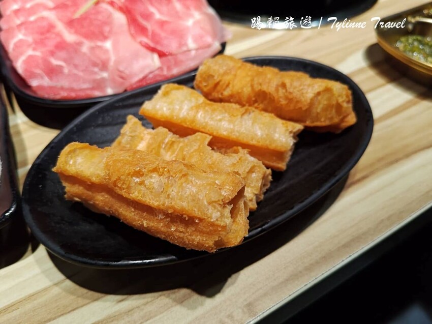 新北市永和區【新北美食】饗食鍋，一人獨享火烤兩吃鍋 | 在地超人氣必吃小火鍋，鴛鴦鍋雙湯頭超享受 | 永和平價火鍋推薦