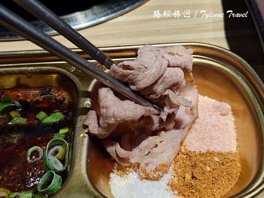 新北市永和區【新北美食】饗食鍋，一人獨享火烤兩吃鍋 | 在地超人氣必吃小火鍋，鴛鴦鍋雙湯頭超享受 | 永和平價火鍋推薦