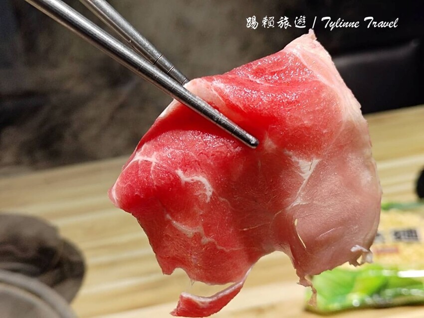 新北市永和區【新北美食】饗食鍋，一人獨享火烤兩吃鍋 | 在地超人氣必吃小火鍋，鴛鴦鍋雙湯頭超享受 | 永和平價火鍋推薦