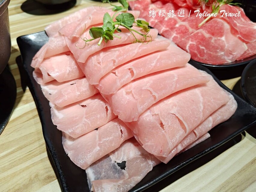 新北市永和區【新北美食】饗食鍋，一人獨享火烤兩吃鍋 | 在地超人氣必吃小火鍋，鴛鴦鍋雙湯頭超享受 | 永和平價火鍋推薦