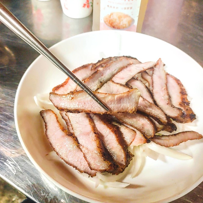 Taipei, Taiwan 艾里翁廚房/ 直接來一隻紅蟳🦀海鮮完全是給好給滿🈵整碗粥，讓人食指大動的新鮮海鮮粥，就在信義區的巷弄裡😳