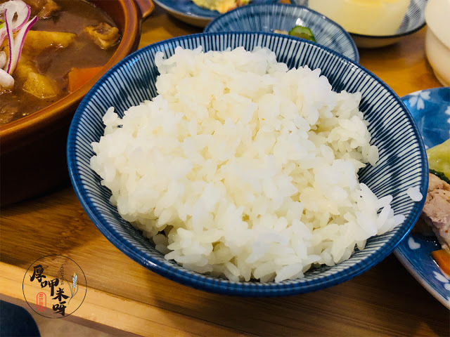 【厚呷米呀│台北華山】 芝生食堂 (SIBAFU SHOKUDOU) 營養滿點五菜一汁/日式風格定色/安心食材煮物鍋物烤物燒肉丼定食俱全/ 一人一份但同時也能讓全家人滿足的愛店