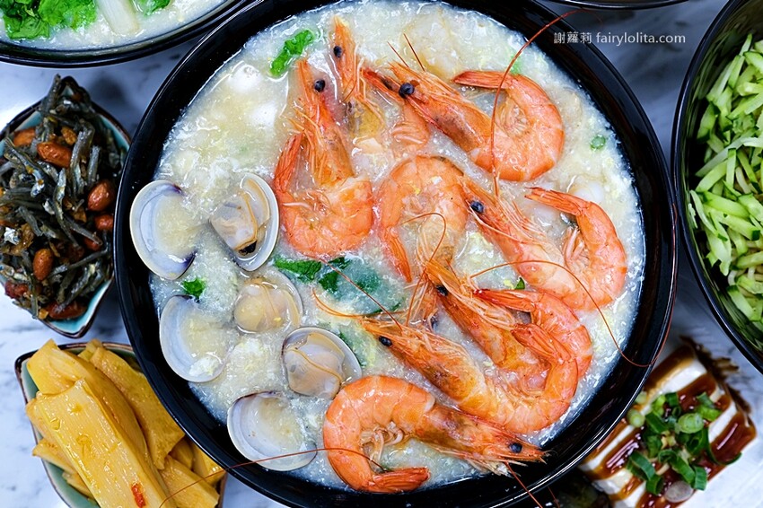 浮誇食材舖滿滿、只要200多就能吃，平價海鮮丼，醋飯、味噌湯免費無限續！