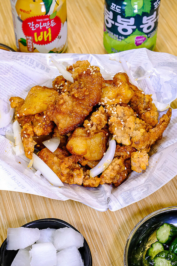 海鮮煎餅外酥內軟Q,石全石美老牌韓式料理,部隊鍋澎湃食材,韓國泡麵牽絲起司好誘人!