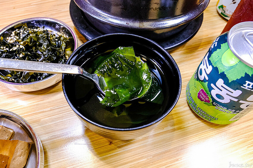 海鮮煎餅外酥內軟Q,石全石美老牌韓式料理,部隊鍋澎湃食材,韓國泡麵牽絲起司好誘人!