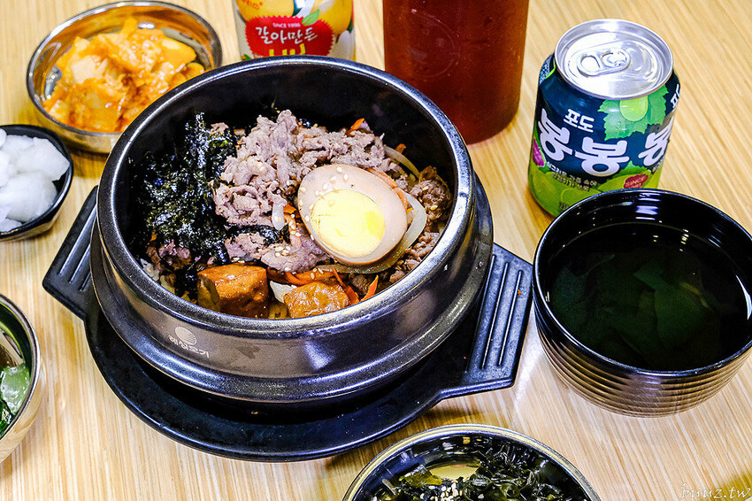 海鮮煎餅外酥內軟Q,石全石美老牌韓式料理,部隊鍋澎湃食材,韓國泡麵牽絲起司好誘人!