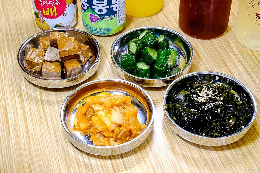 海鮮煎餅外酥內軟Q,石全石美老牌韓式料理,部隊鍋澎湃食材,韓國泡麵牽絲起司好誘人!