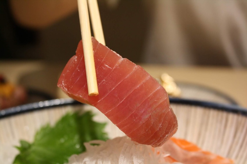 【台北松山區日式料理推薦】歐買尬海鮮串燒-金箔壽司與炙燒大干貝佐海膽蟹膏堡讓人捨不得吃掉~套餐選擇份量十足