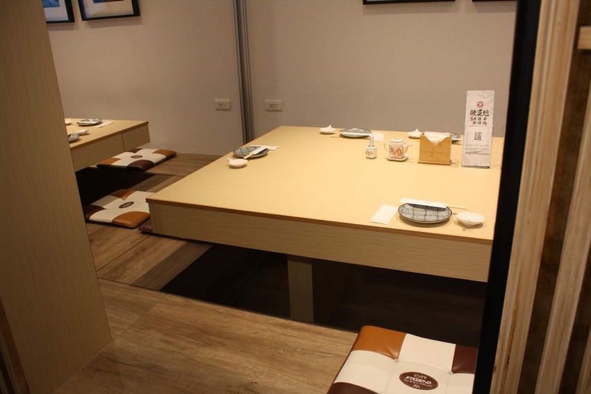 【台北松山區日式料理推薦】歐買尬海鮮串燒-金箔壽司與炙燒大干貝佐海膽蟹膏堡讓人捨不得吃掉~套餐選擇份量十足