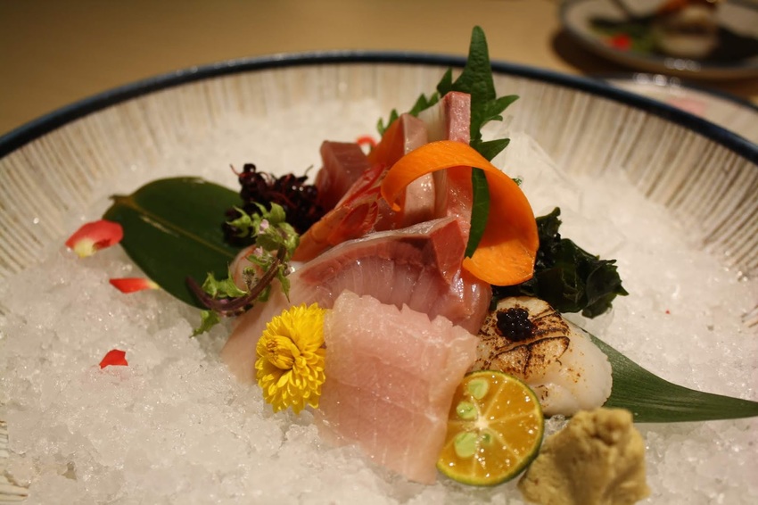 【台北松山區日式料理推薦】歐買尬海鮮串燒-金箔壽司與炙燒大干貝佐海膽蟹膏堡讓人捨不得吃掉~套餐選擇份量十足