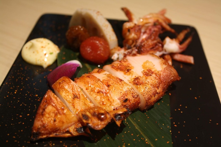 【台北松山區日式料理推薦】歐買尬海鮮串燒-金箔壽司與炙燒大干貝佐海膽蟹膏堡讓人捨不得吃掉~套餐選擇份量十足