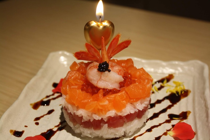 【台北松山區日式料理推薦】歐買尬海鮮串燒-金箔壽司與炙燒大干貝佐海膽蟹膏堡讓人捨不得吃掉~套餐選擇份量十足