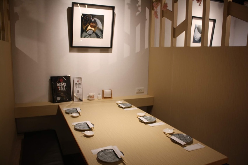 【台北松山區日式料理推薦】歐買尬海鮮串燒-金箔壽司與炙燒大干貝佐海膽蟹膏堡讓人捨不得吃掉~套餐選擇份量十足