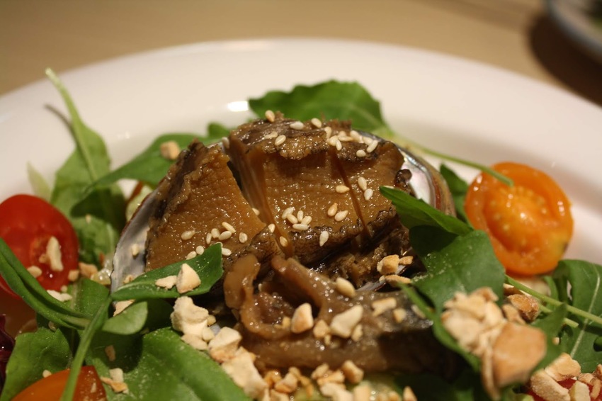 【台北松山區日式料理推薦】歐買尬海鮮串燒-金箔壽司與炙燒大干貝佐海膽蟹膏堡讓人捨不得吃掉~套餐選擇份量十足