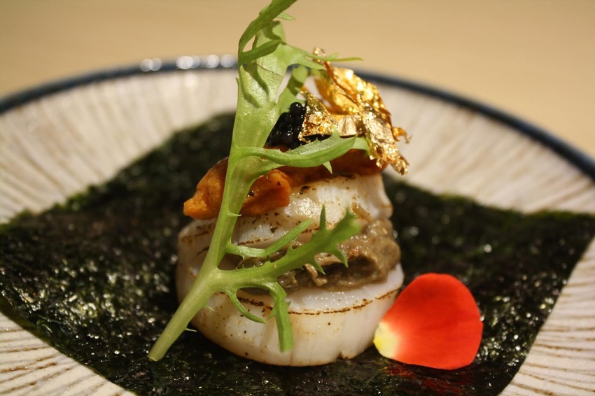 【台北松山區日式料理推薦】歐買尬海鮮串燒-金箔壽司與炙燒大干貝佐海膽蟹膏堡讓人捨不得吃掉~套餐選擇份量十足