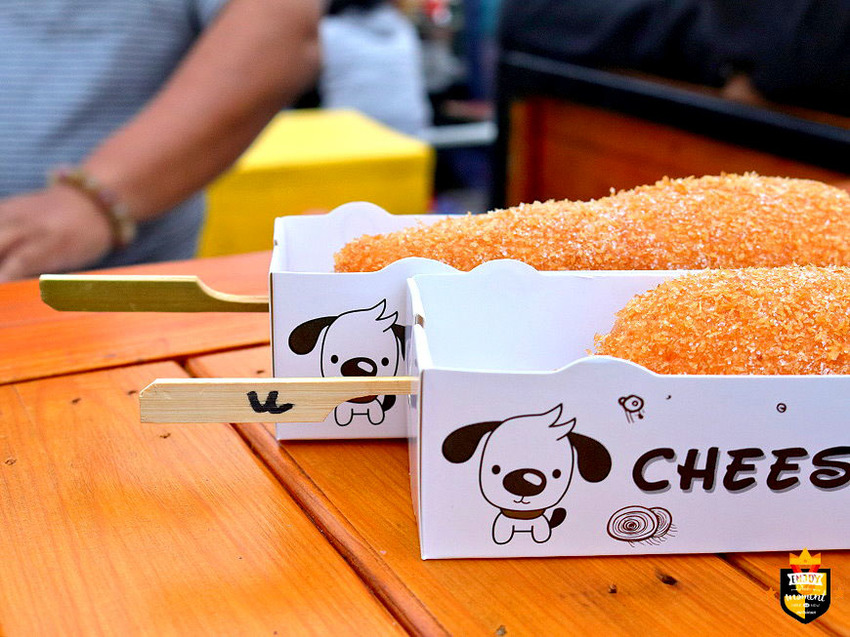 台南米熱狗／夜市限定一週只賣2天／一咬開就爆漿牽絲／手工製作每日限量／吃過一次就愛上／連外國人都愛吃／韓國特色小吃