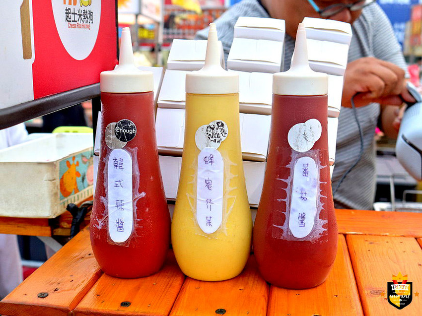 台南米熱狗／夜市限定一週只賣2天／一咬開就爆漿牽絲／手工製作每日限量／吃過一次就愛上／連外國人都愛吃／韓國特色小吃