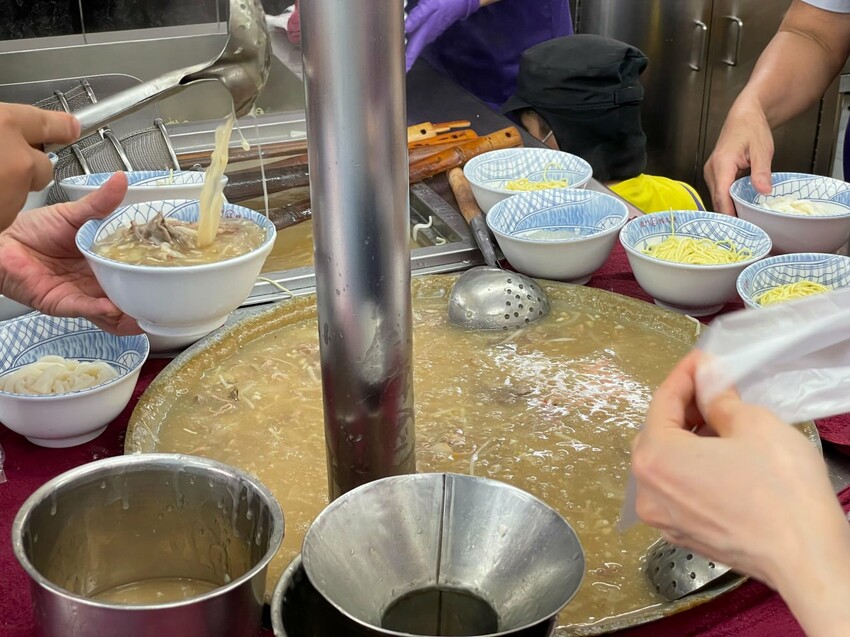 水龍頭就有焿湯！！台北人心中第一名鴨肉焿