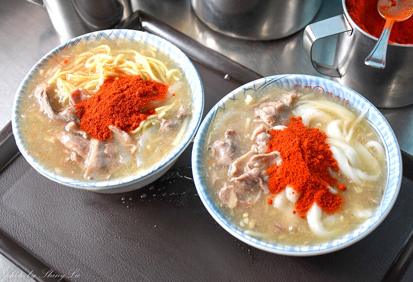 湯從鋼管下來超級酷 在地經營超過40年，永遠都要大排長龍才吃得到