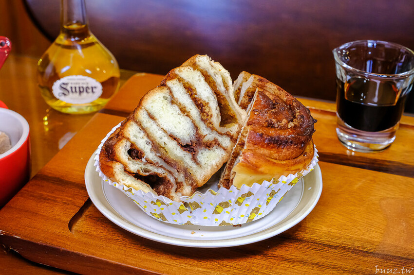 低調隱密法式甜點店,達克瓦茲專賣O.S.手作烘焙,一周只開三天,最新花茶達克瓦茲,融入花香茶韻~