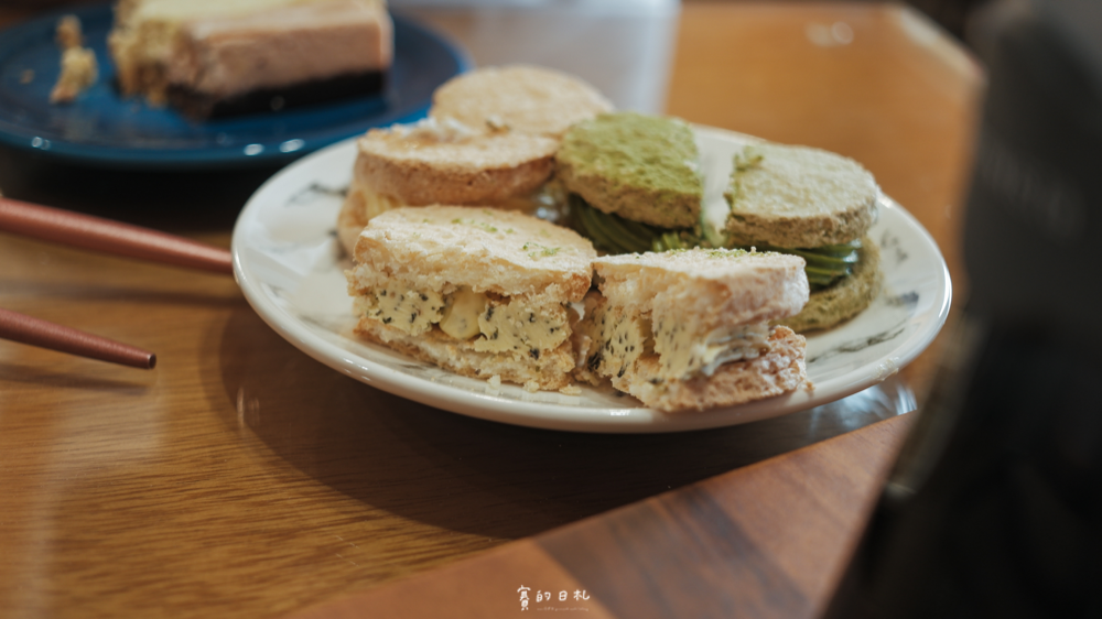 o.s. 義式冰淇淋手作烘焙 台中南屯區甜點 台中咖啡廳 賽的日札 手工芋頭千層蛋糕_-32.png