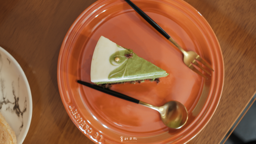 o.s. 義式冰淇淋手作烘焙 台中南屯區甜點 台中咖啡廳 賽的日札 手工芋頭千層蛋糕_-20.png