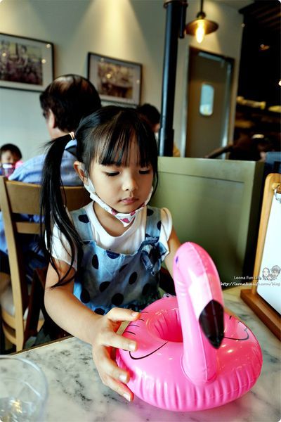 台中美食推薦 台中馬來西亞料理 海線美食 金爸爸菜單 台中 Mitsui Outlet Park 台中港 三井 papparich 台中馬來西亞料理 餐廳 海南雞飯 三色奶茶 榴槤蛋糕 沙嗲串燒DSC09458.JPG